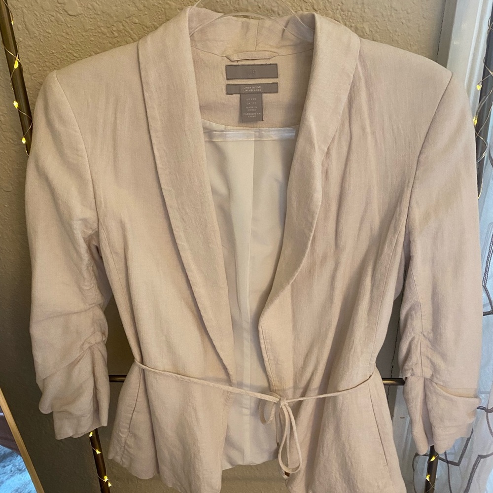 H&M Cream Blazer with Shawl Collar and Tailored Silhouette
